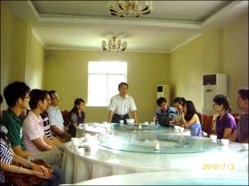 團結一致，奮力拼搏