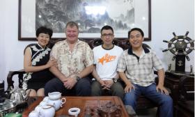 世界第一生命教練、全然心理學(xué)創(chuàng)始人杰夫·艾倫一行到我公司參觀